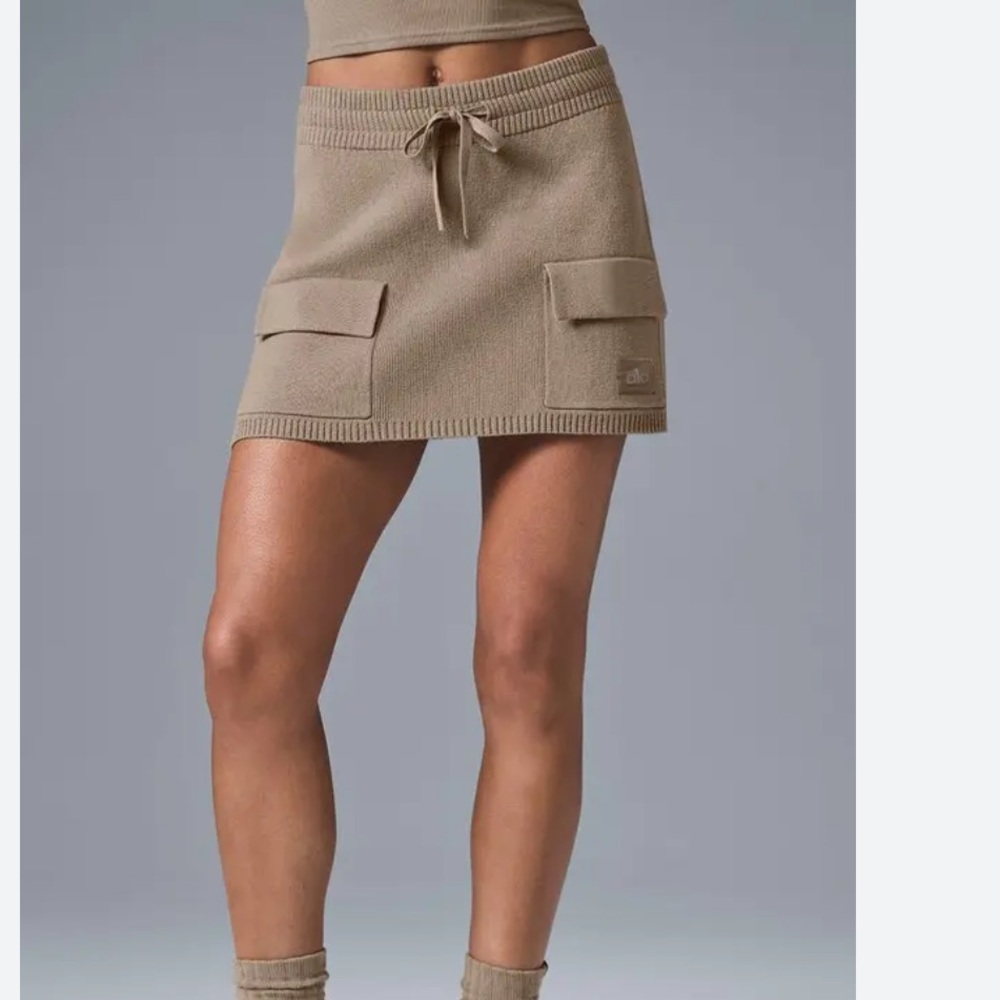 ALO Yoga Scholar Knit Cargo Mini Skirt - Gravel XXS